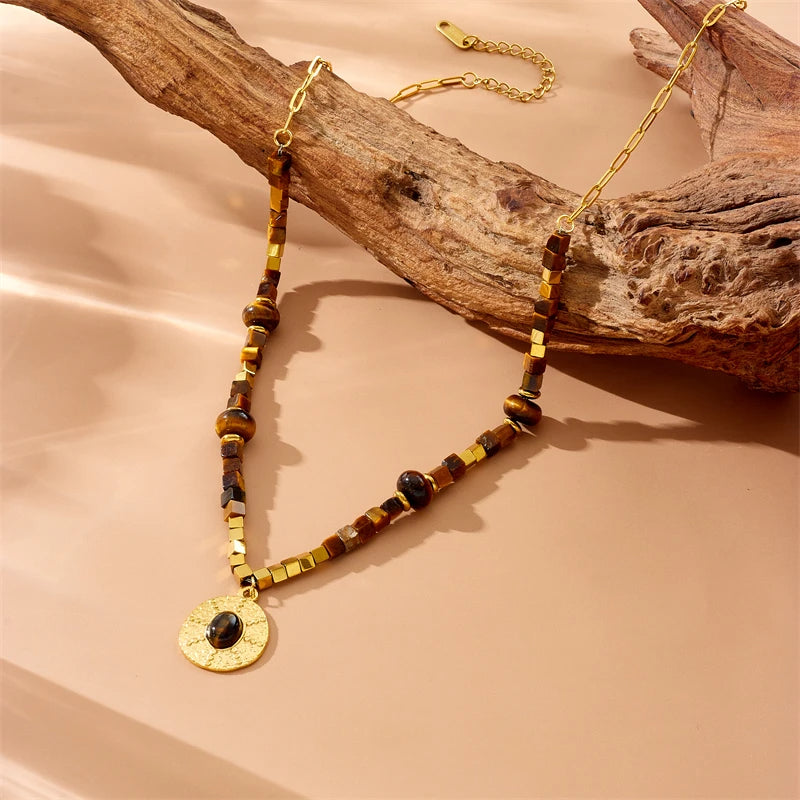 Collar cuadrado con ojo de tigre