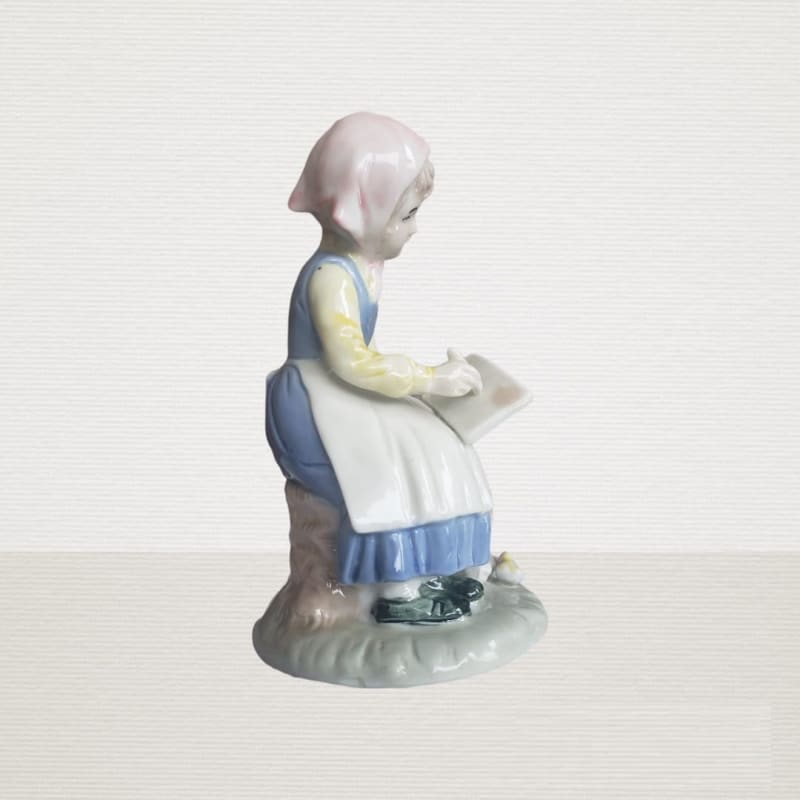 Niña escribiendo acompañada de pollitos (tiene un detalle) - Vintage - Default Title - Perfumisimo