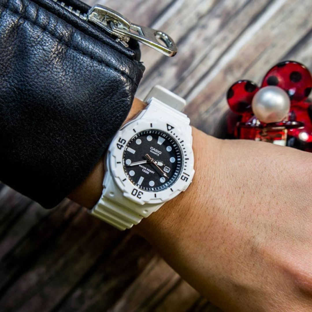 Reloj Casio LRW-200H-1EV Mujer - Análogo