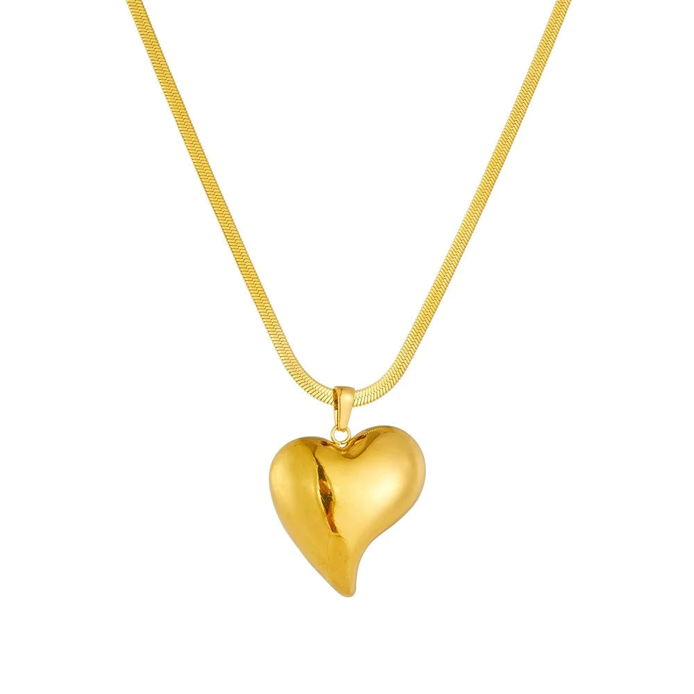 Collar dorado de  corazón