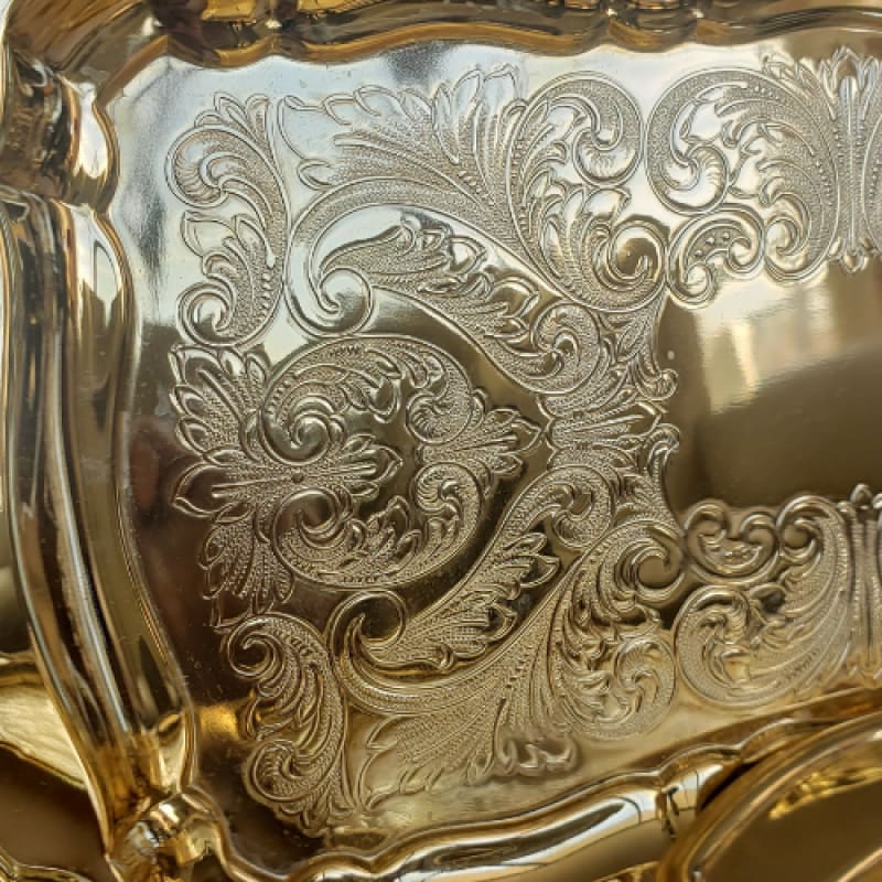 Bandejas metálicas antiguas para la hora de té - Perfumisimo
