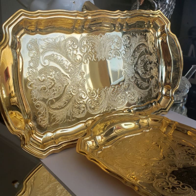 Bandejas metálicas antiguas para la hora de té - Perfumisimo