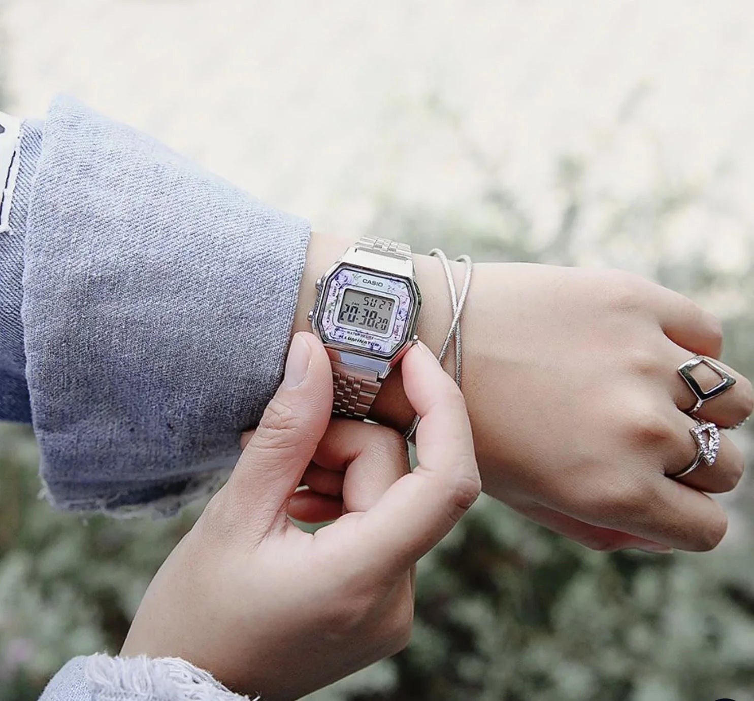 Reloj Casio LA-680WA-2C Mujer - Digital